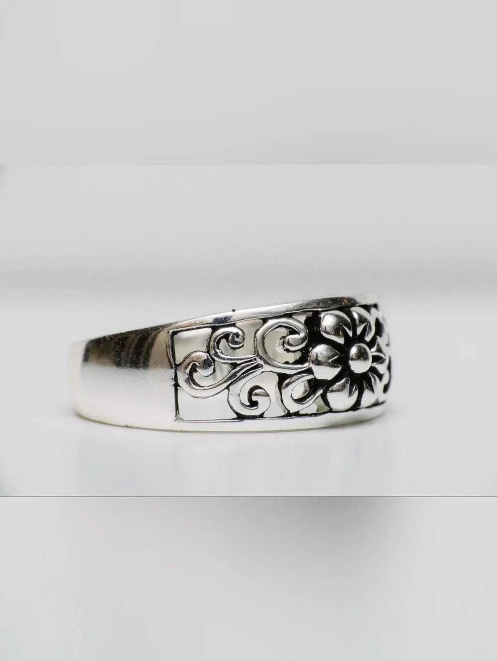 Size 7 - Vintage Style 925 Sterling Silver Floral Scroll Cutout Band Ring